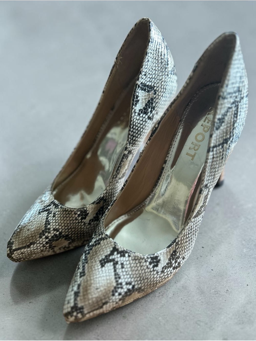 Report Tashi Natural Snake-Print Pointed Toe Platform Pump High Heels - Size 7.5 - Picture 7 of 7